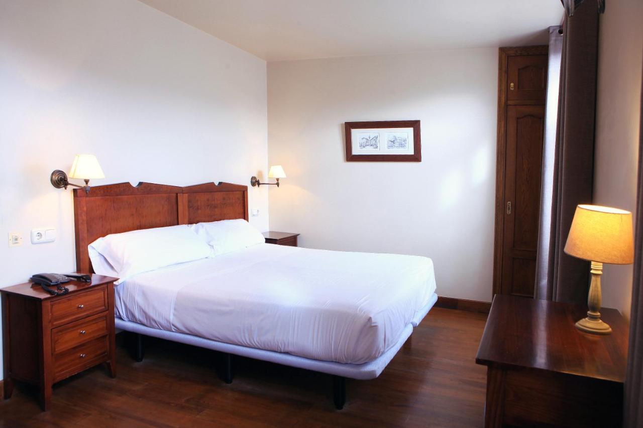 Hostal Antxitonea Елисондо Екстериор снимка