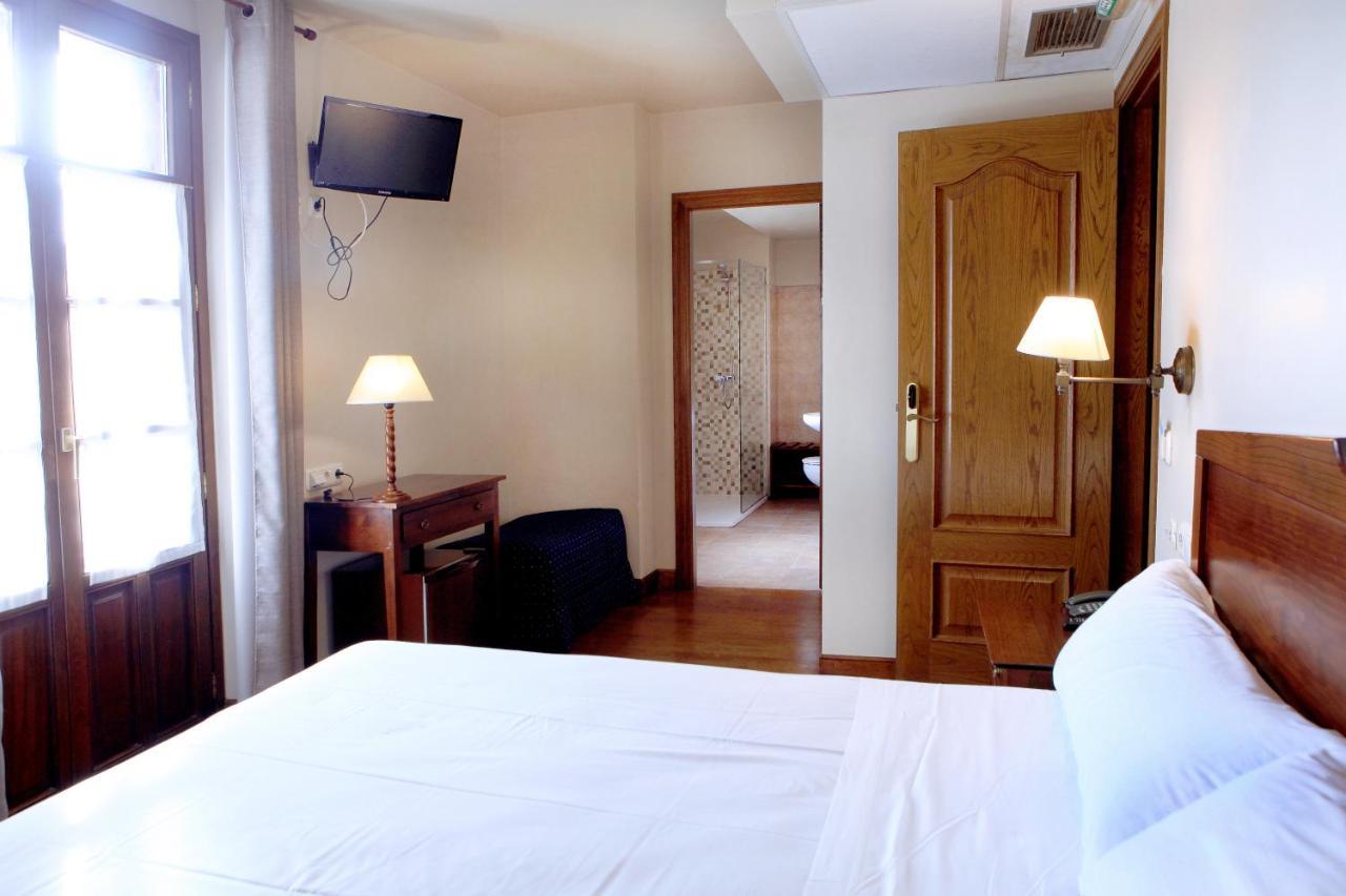 Hostal Antxitonea Елисондо Екстериор снимка
