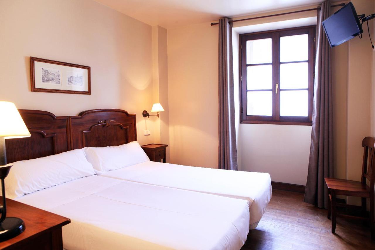 Hostal Antxitonea Елисондо Екстериор снимка