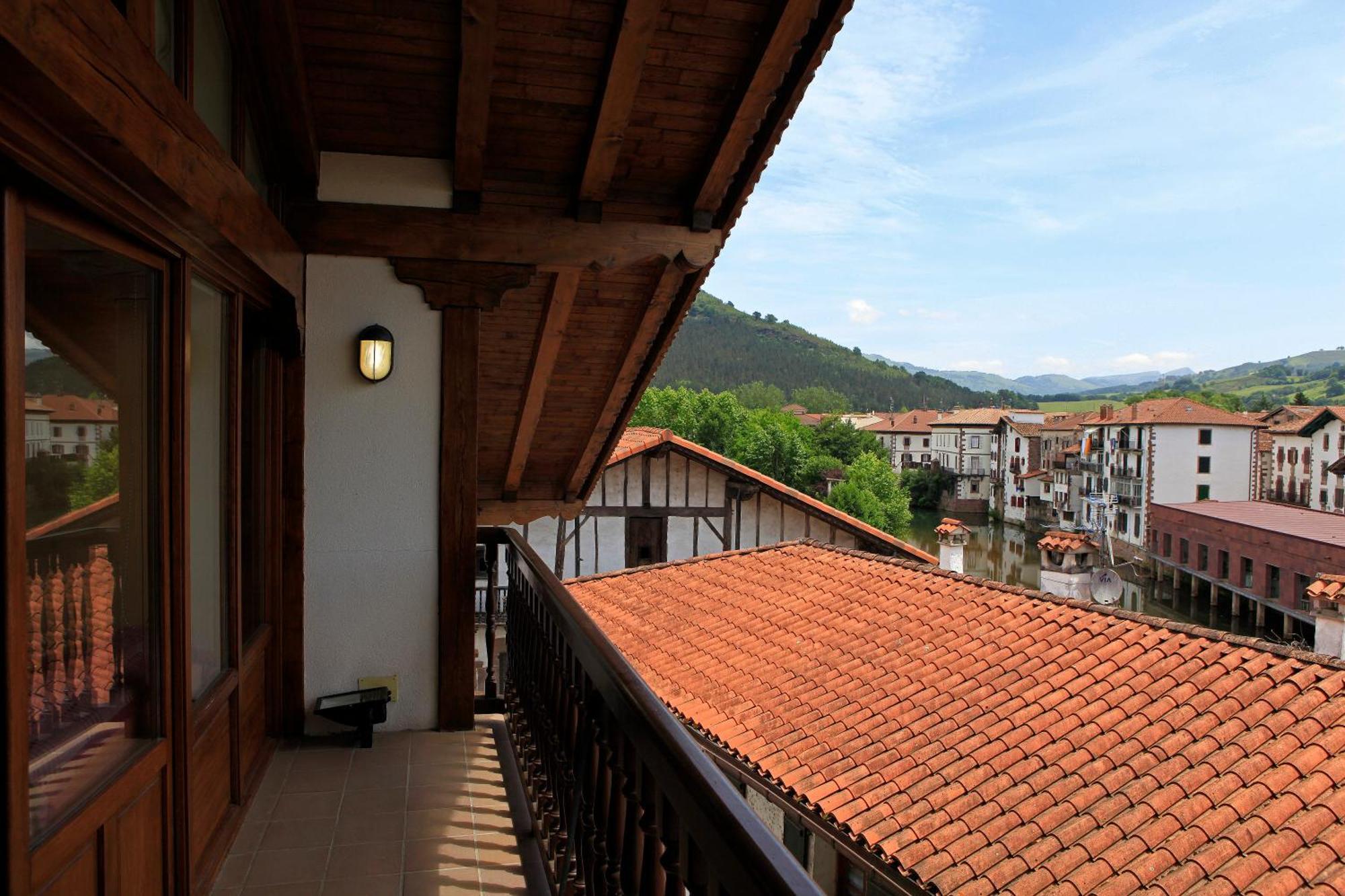 Hostal Antxitonea Елисондо Екстериор снимка